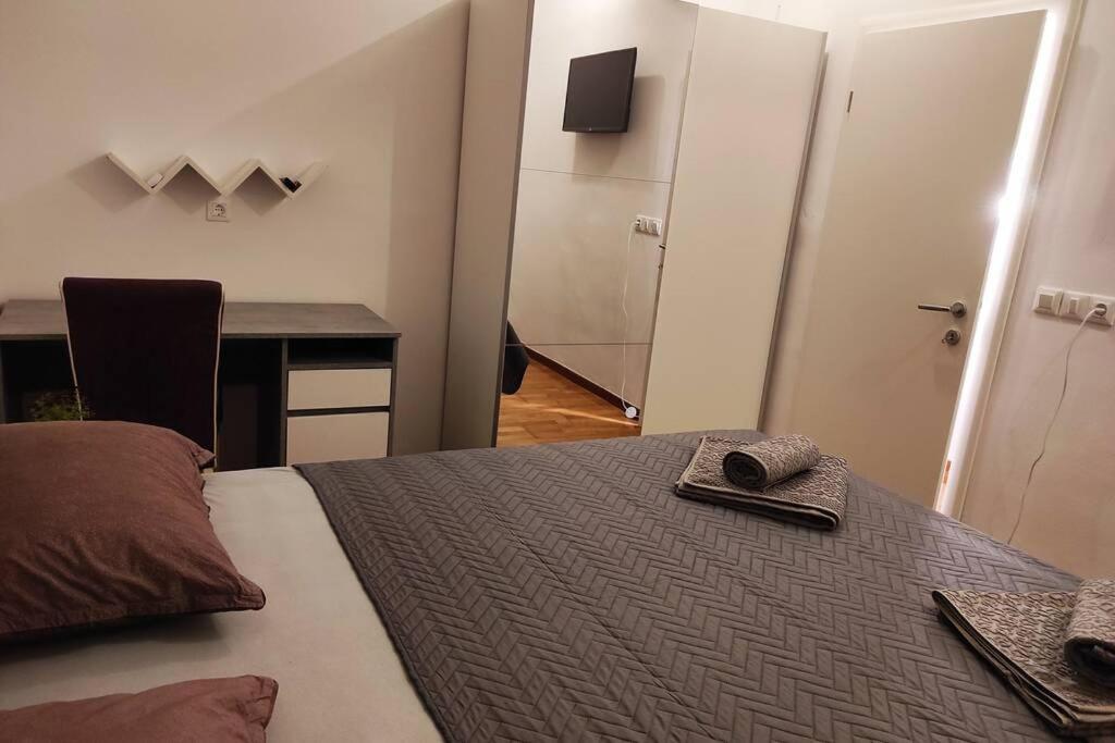 Spacious Apartment Near City Center And The Beach Σπλιτ Εξωτερικό φωτογραφία