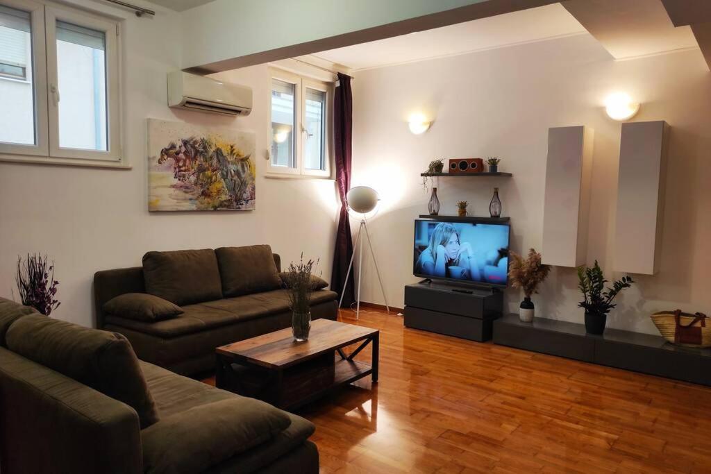Spacious Apartment Near City Center And The Beach Σπλιτ Εξωτερικό φωτογραφία