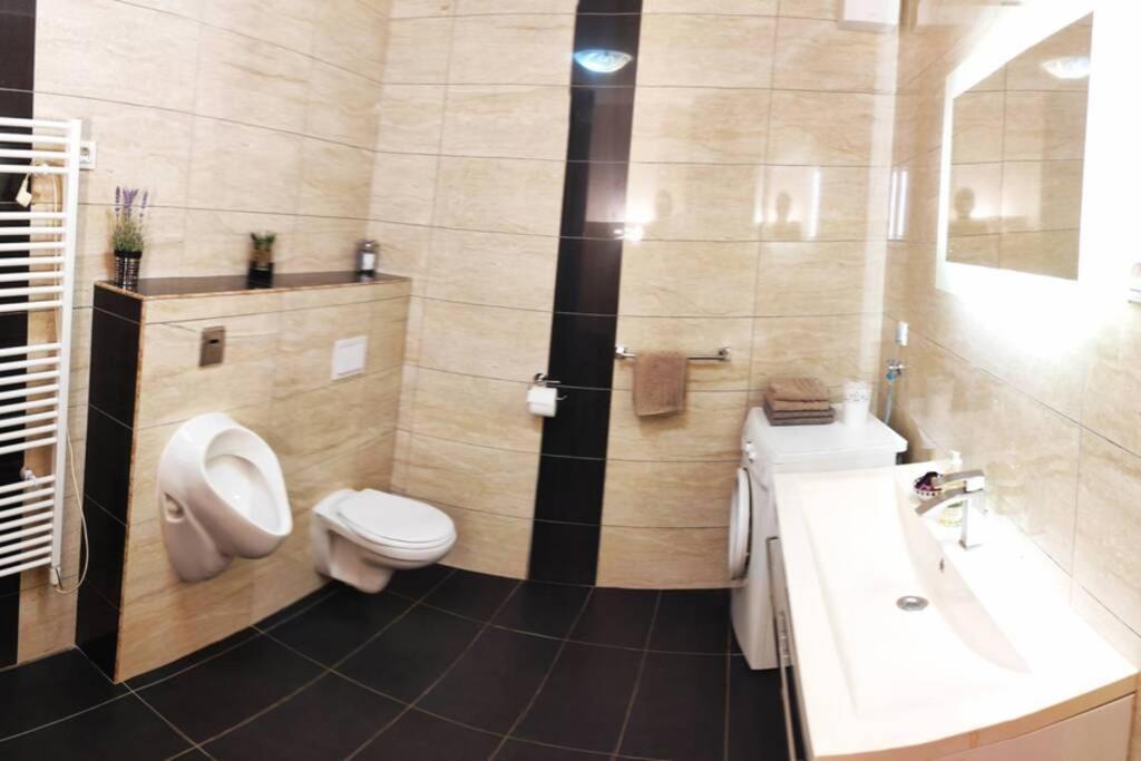 Spacious Apartment Near City Center And The Beach Σπλιτ Εξωτερικό φωτογραφία