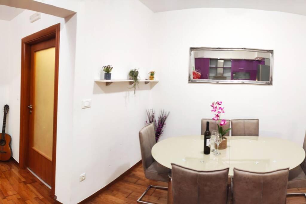 Spacious Apartment Near City Center And The Beach Σπλιτ Εξωτερικό φωτογραφία